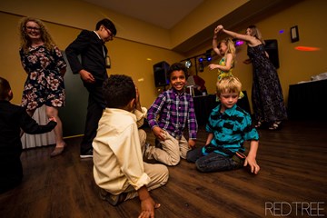 REDTREE_Nick&Leah_June_6_19_Reception_WEB_267.jpg REDTREE_Nick&Leah_June_6_19_Reception_WEB_267.jpg